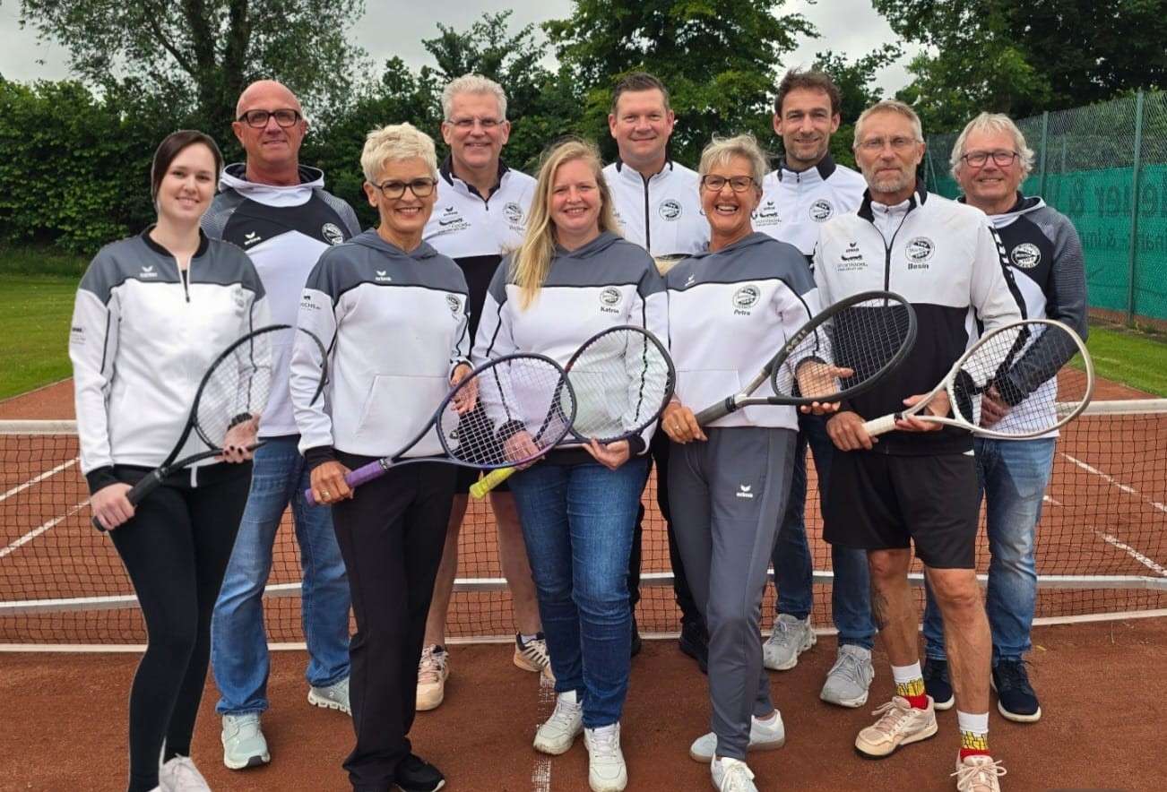 Der Vorstand der Tennis-Sparte v.l.n.r.: Lena Falk, Bernd Raudszus, Petra Reintjes, Heiko Tiedemann, Katrin Täuber, Gunnar Görrissen, Petra Körting, Lennart Körner, Besin Babic-Voss und Hans-Peter Erhorn